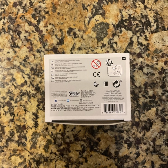 Funko POP! Marvel Lucha Libre - La Estrella Cosmica #710 - BNIB - Picture 4 of 6